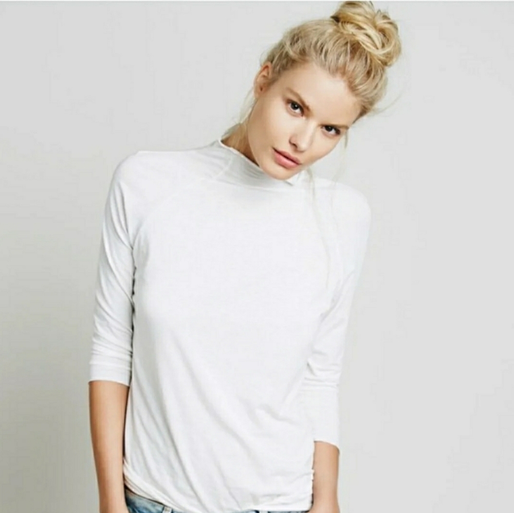 SOLD - Mock neck tee